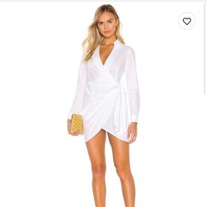 Super down white mini dress 🤍